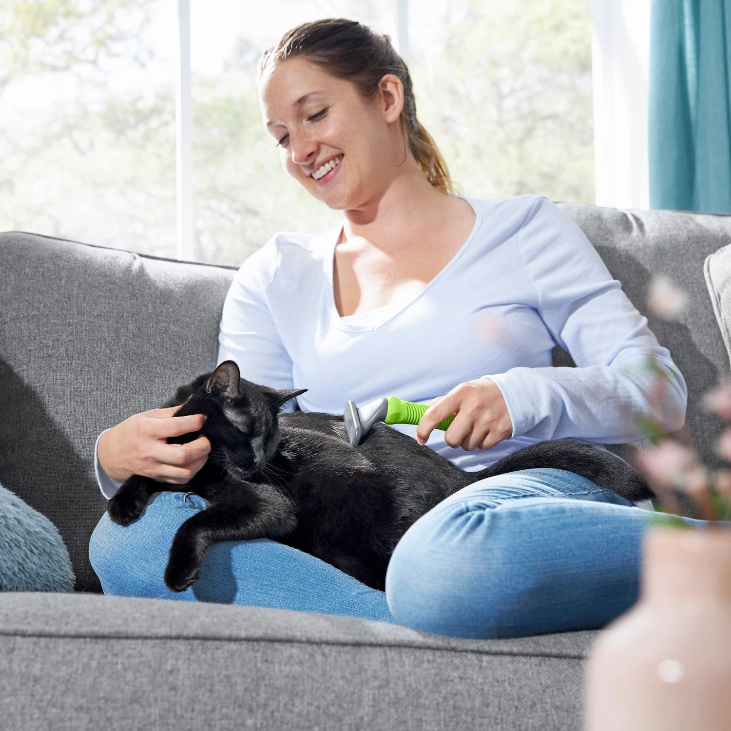 Frisco Deshedding Dog & Cat Brush 5 Frisco Deshedding Dog & Cat Brush - Image 3